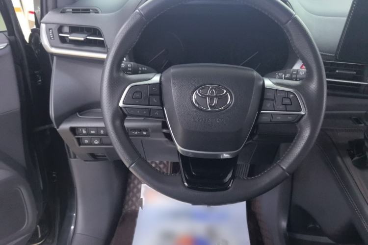 Used Toyota SIENNA 2021 2.5L Hybrid Premium Edition