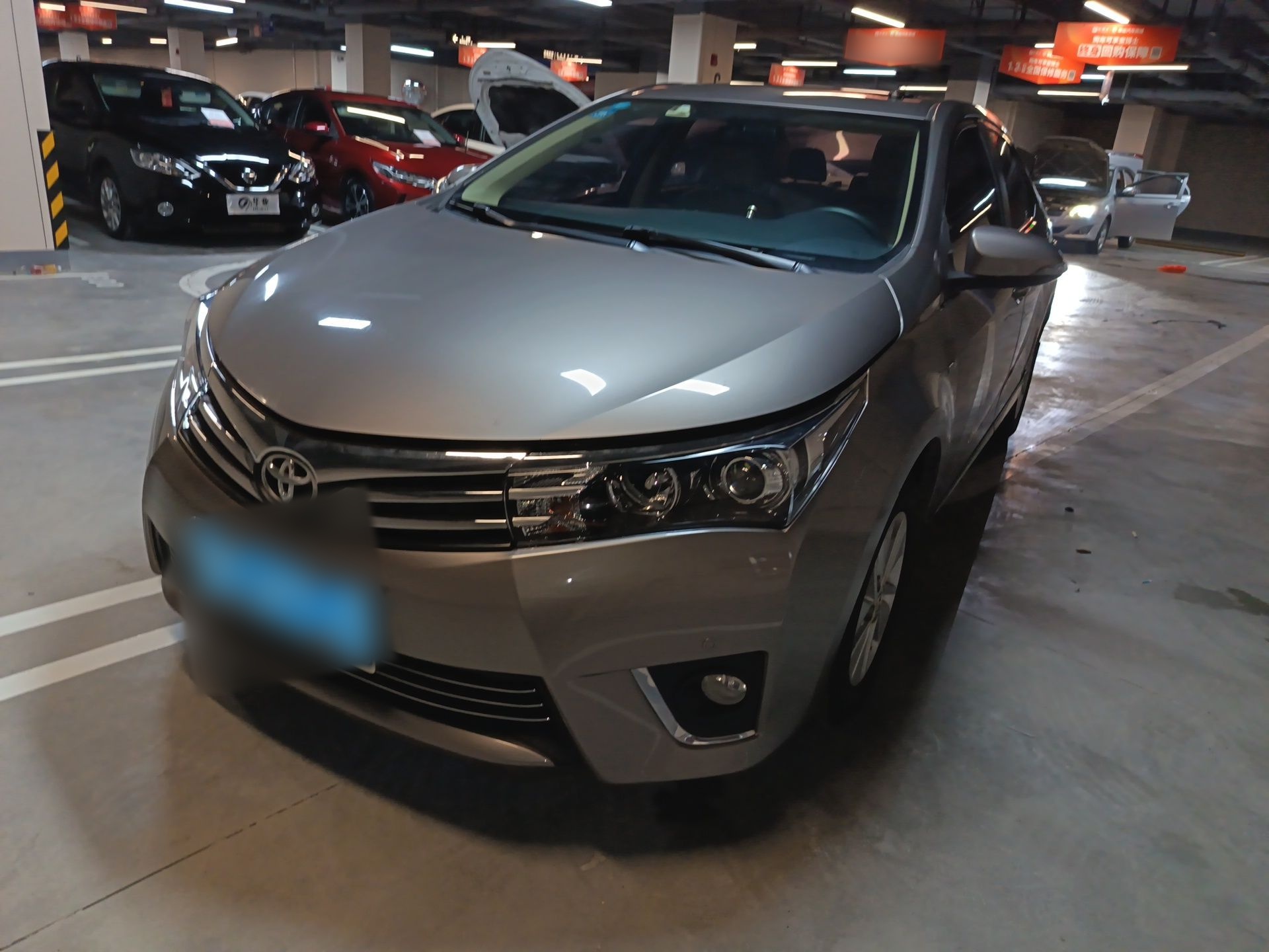 Под передней частью автомобиля