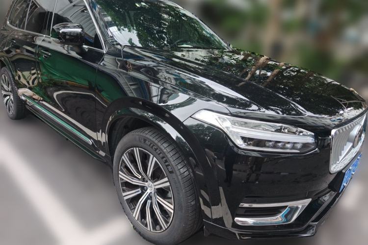 Used Volvo XC90 2024 B6 Zhiyi Luxury 7-Seater Front Right 45 Deg