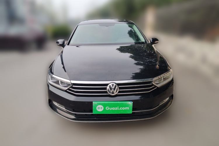 Used Volkswagen Magotan 2017 330TSI DSG Luxury Model Front