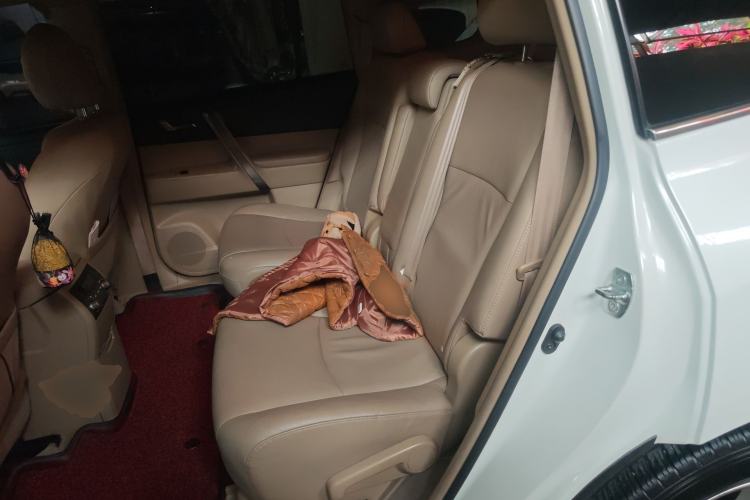 Used Toyota Highlander 2011 2.7L Two-Wheel Drive 7-Seater Luxury Edition
