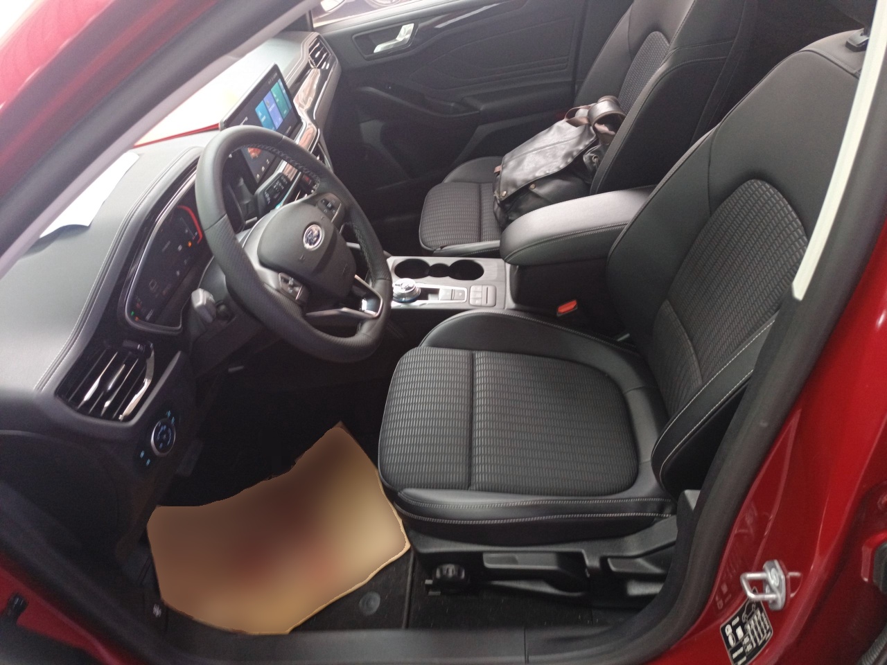 Переднее сиденье в автомобиле