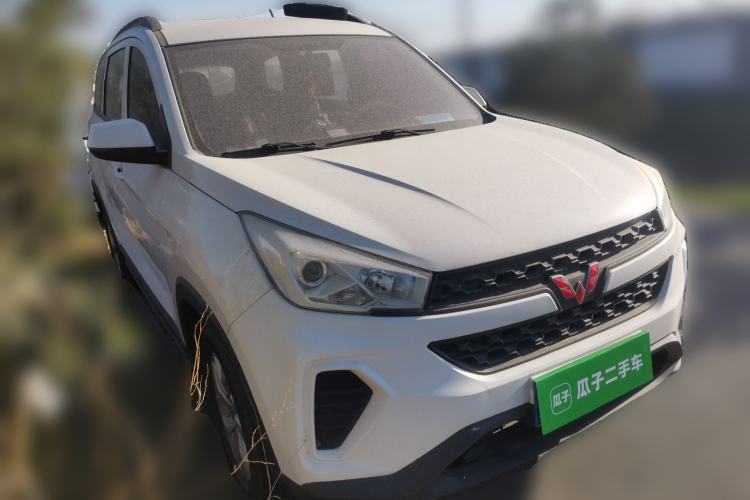 Used Wuling Hongguang S3 2018 1.5L Manual Standard Version China V Standard Front Right 45 Deg