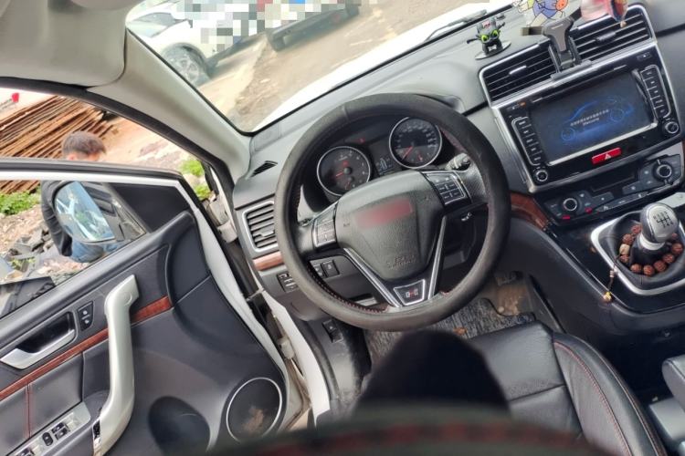 Used Haval H6 2015 Sport Edition 1.5T Manual Two-Wheel Drive Elite Model Steering Wheel