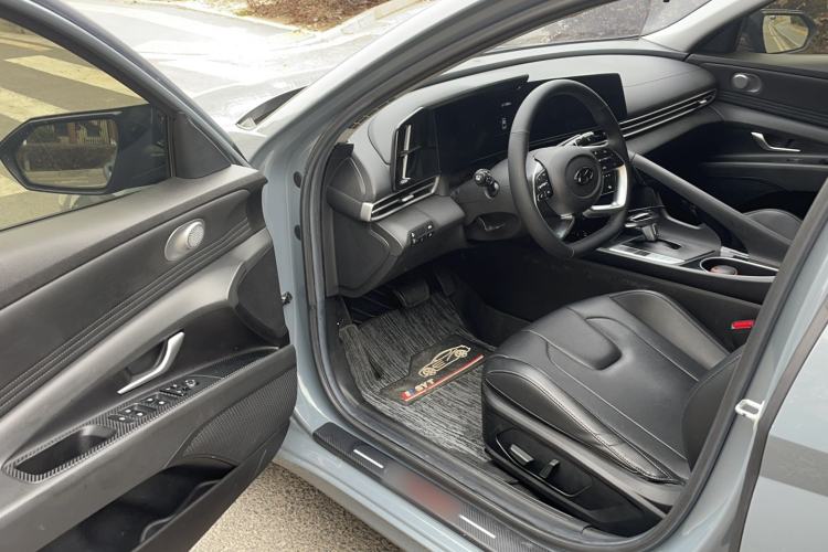 Used Hyundai Elantra 2021 1.5L CVT LUX Prestige Edition