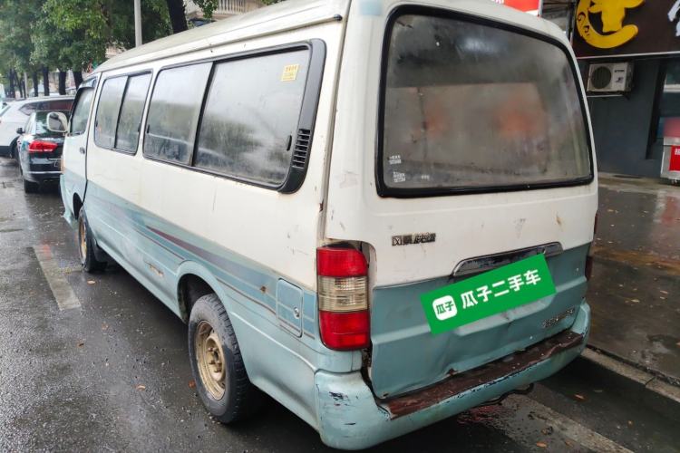 Used Foton Scenic 2011 2.0T Express Classic Long-Wheelbase Version 4D20
