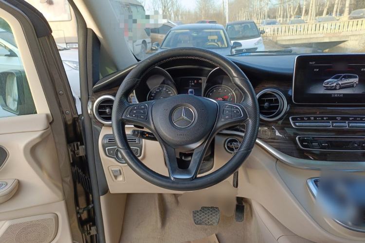 Used Mercedes-Benz V-Class 2017 V 260 Avantgarde Edition