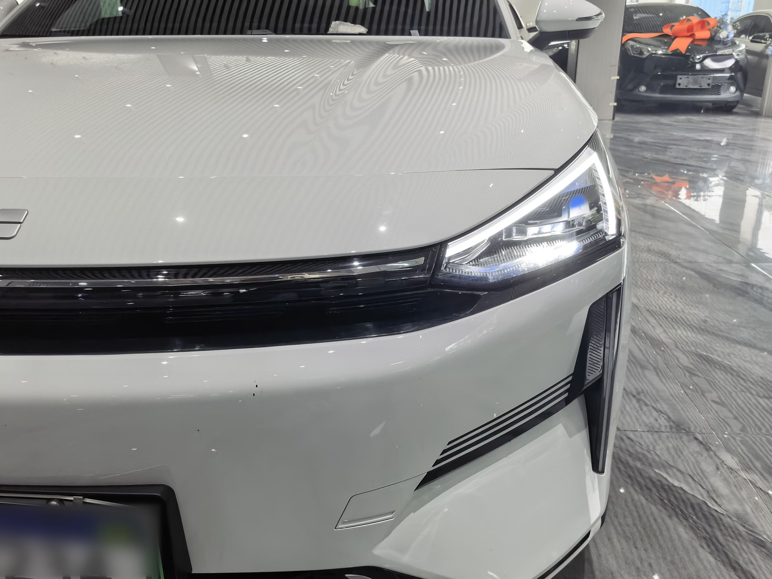 Geely Galaxy L6 2025 EM-i 60km Launch Edition — снимка 16