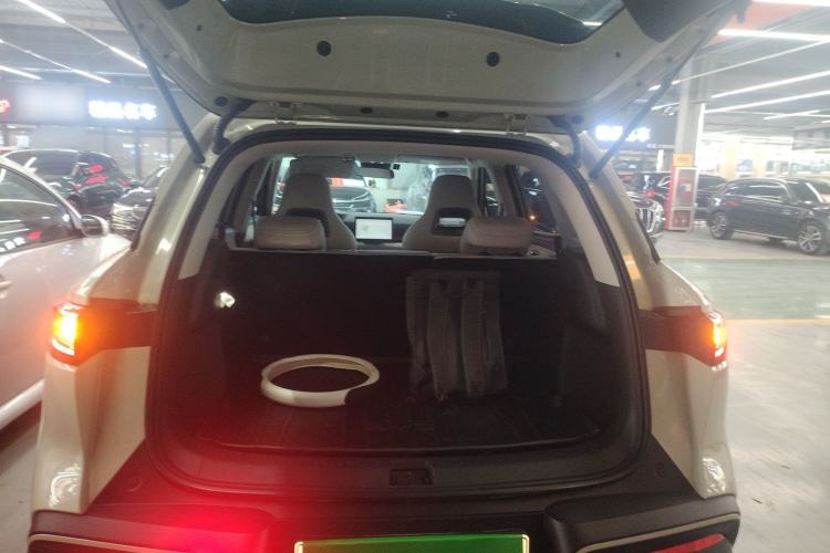 Used BYD Yuan UP 2024 401 km Active Version Trunk