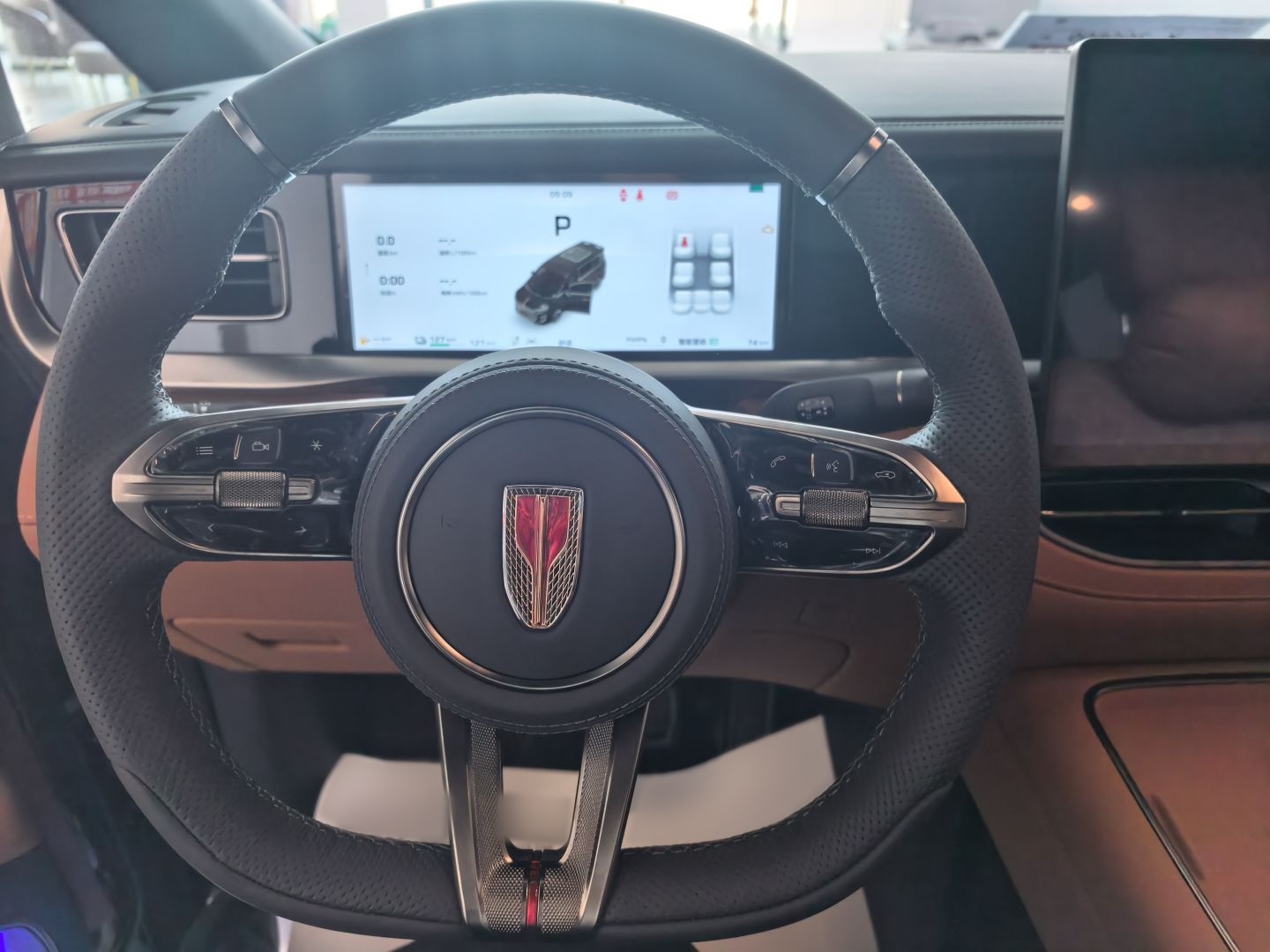 Hongqi HQ9 PHEV 2026 Model 2.0T Four-Wheel Drive Luxury Edition — снимка 9