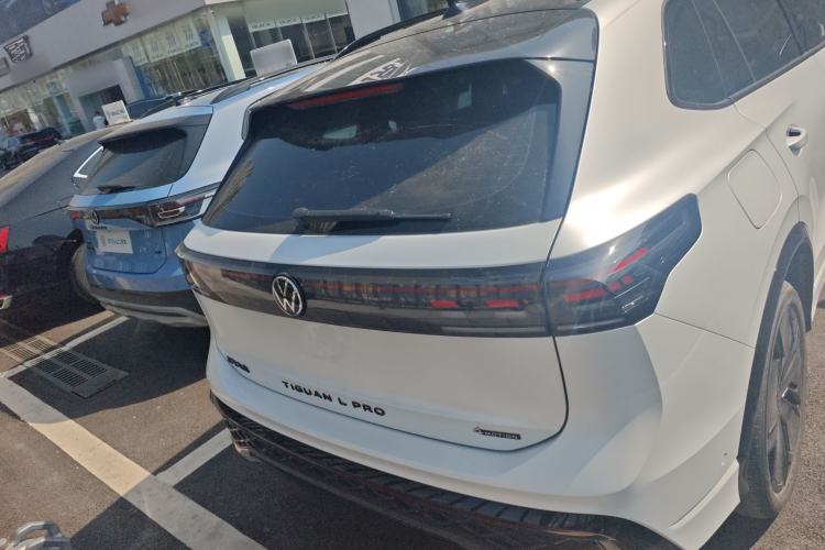 Used Volkswagen Tiguan L 2024 PRO 380TSI Four-Wheel Drive R-Line Prestige Edition Rear