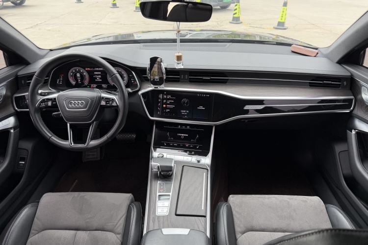 Used Audi A6L 2023 Revised Edition 45 TFSI quattro Prestige Dynamic Version Center Console