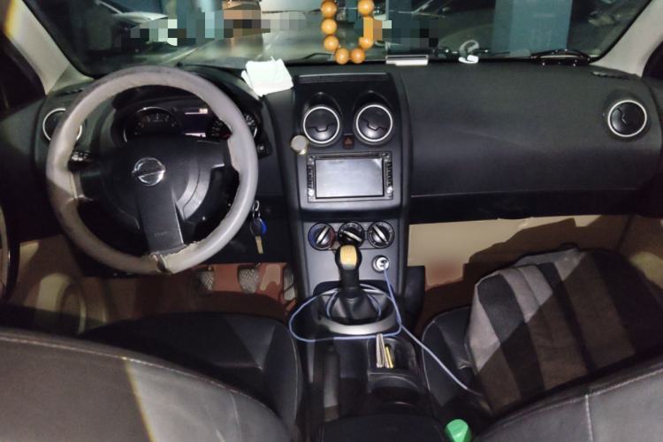 Used Nissan Qashqai 2012 1.6XE Wind 5MT 2WD Center Console