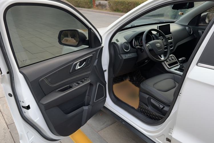 Used Bestune X40 2019 1.6L Automatic Luxury Version China V Emission Standard Interior 3