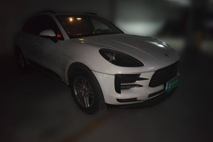 Used Porsche Macan 2021 Macan 2.0T Front Right 45 Deg