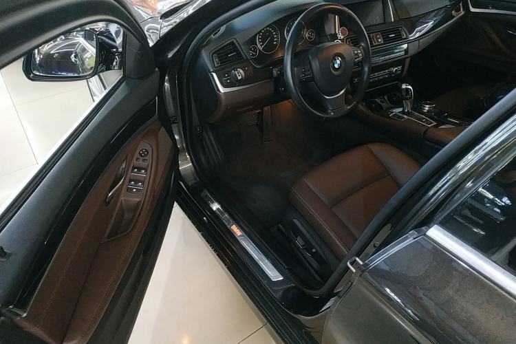 Used BMW 5 Series 2014 525Li Luxury Design Package
