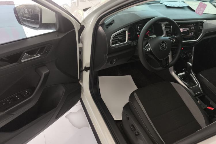 Used Volkswagen T-ROC 2022 280TSI DSG Two-Wheel Drive Elite PLUS Driver Seat