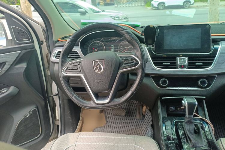 Used Baojun 730 2017 1.5T DCT Flagship Model 7 Seats China V Emission Standard