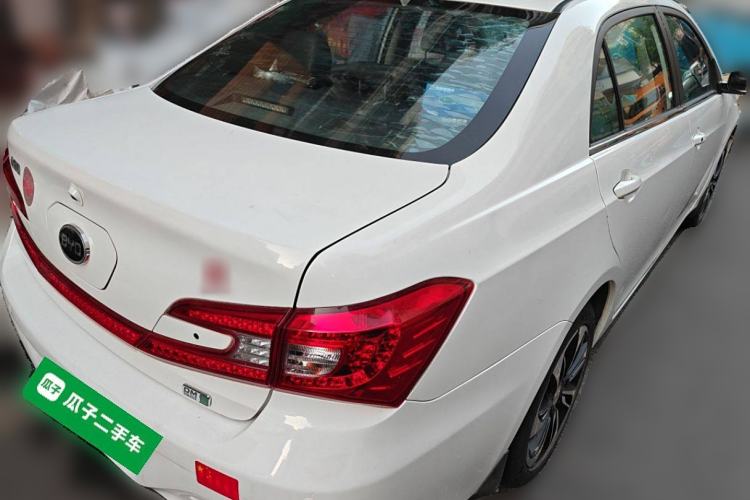 Used BYD Qin New Energy 2015 1.5T Dual-Crown Flagship Plus Edition Rear Right 45 Deg