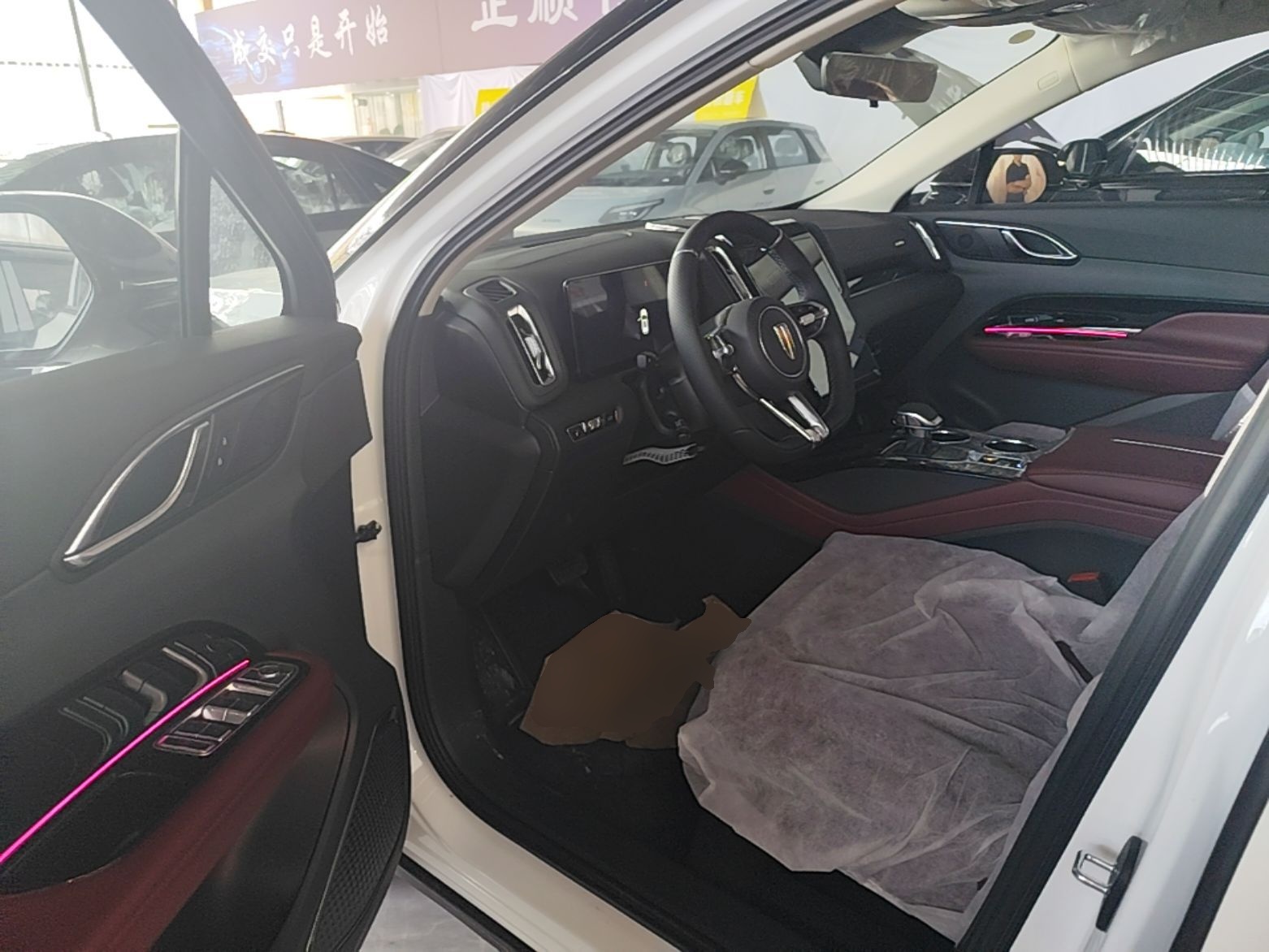 Hongqi HS3 PHEV 2025 Model 125km Jingwei 2 Millionth Anniversary Edition — снимка 18