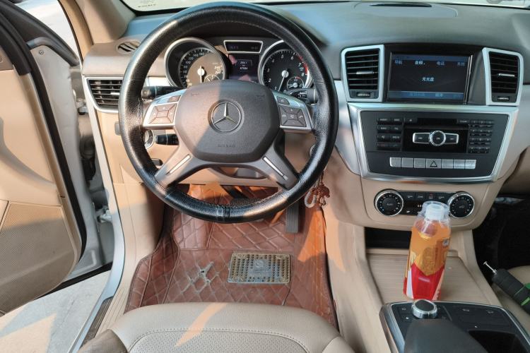 Used Mercedes-Benz M-Class 2014 ML 320 4MATIC Steering Wheel