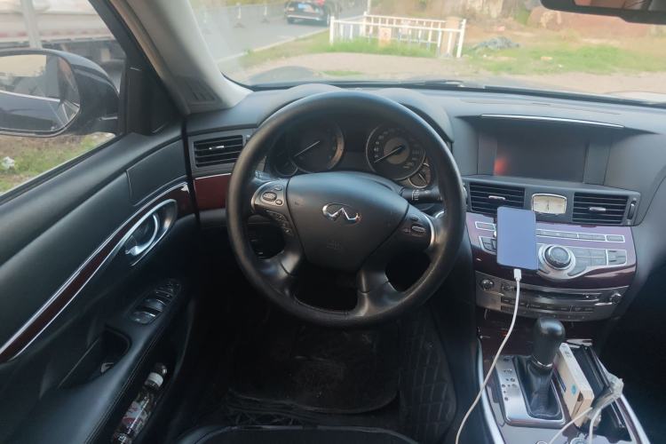 Used Infiniti Q70 2017 Q70L 2.5L Enjoyment Edition
