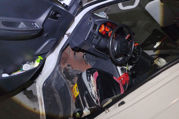 Used Jinbei Express 2019 2.0L Standard Version China VI 1TZS Driver Seat