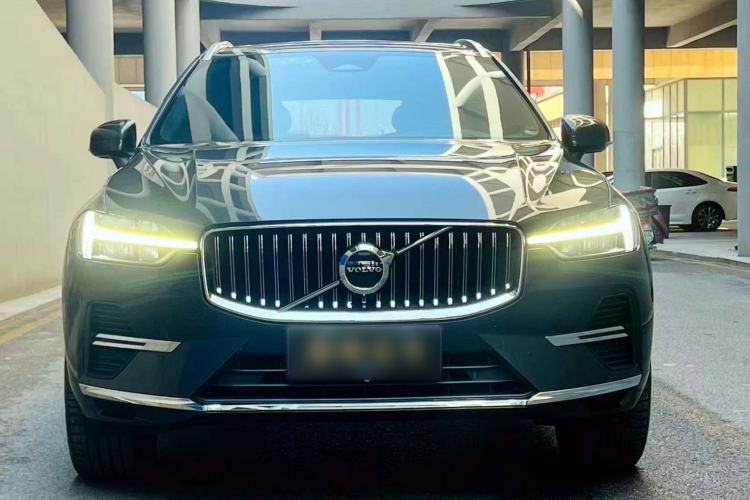 Used Volvo XC60 2022 B5 4x4 Smart Luxury Edition Exterior 5