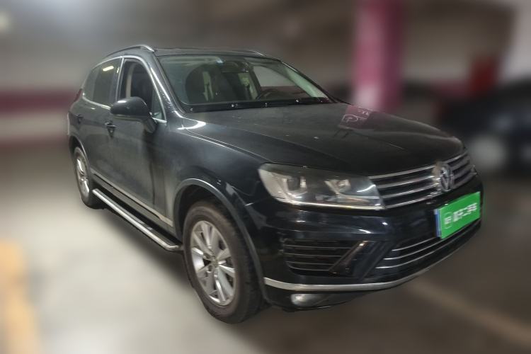 Used Volkswagen Touareg 2016 3.0 TSI Standard Version Front Right 45 Deg