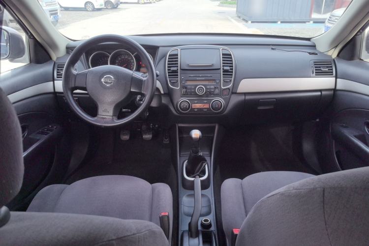 Used Nissan Sylphy 2018 Classic 1.6XE+ Manual Leading Edition Center Console