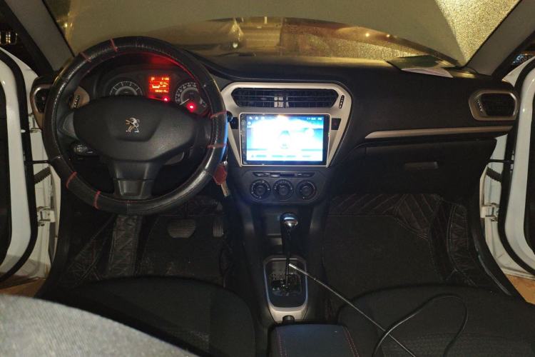 Used Peugeot 301 2014 1.6L Automatic Comfort Edition Center Console