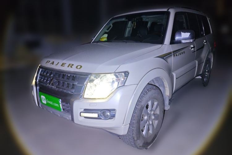 Used Mitsubishi Pajero 2016 3.0L Automatic Prestige Version China V Standard