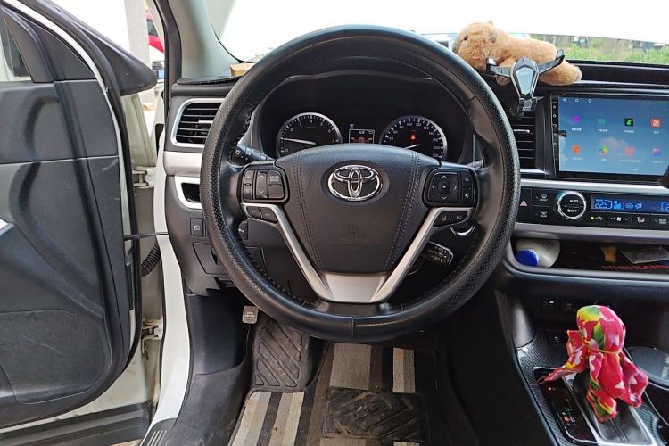 Used Toyota Highlander 2018 2.0T Four-Wheel Drive Luxury Version 7 Seats China VI Standard Steering Wheel