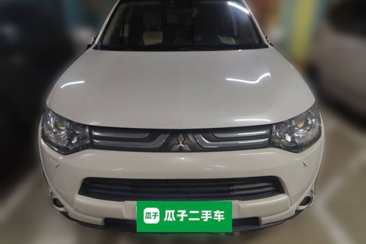 Used Mitsubishi Outlander 2013 2.4L 4x4 Luxury Navigation Edition 5 Seats
