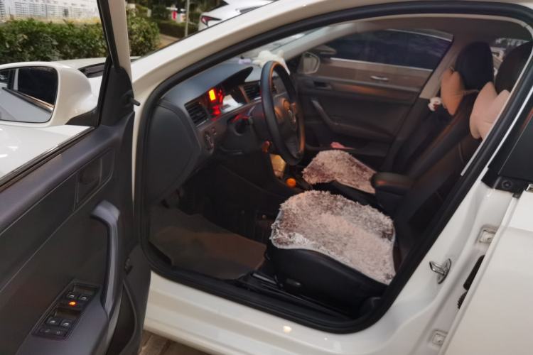 Used Volkswagen Santana 2015 1.6L Automatic Fashion Edition