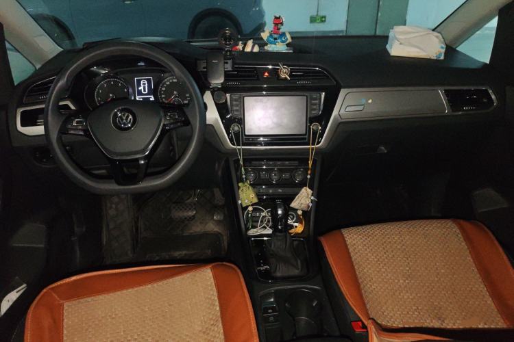 Used Volkswagen Touran 2018 Volkswagen Touran L 280TSI DSG Comfort Edition 7 Seats China V Emission Standard Center Console