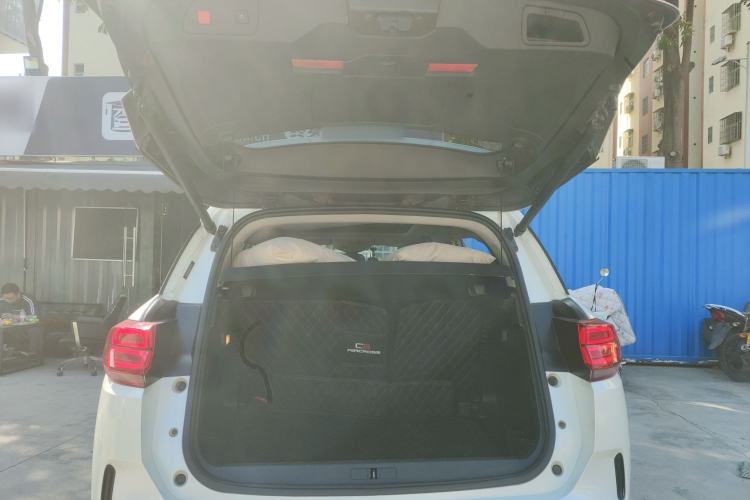 Used Citroen C5 AIRCROSS 2017 350THP Luxury Model Trunk