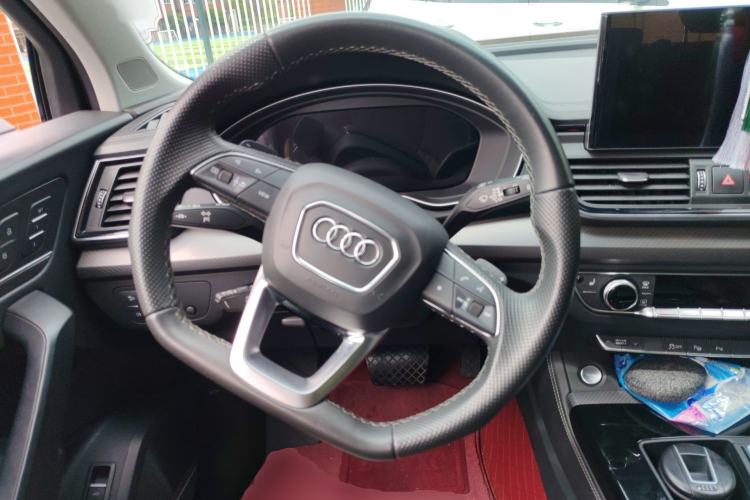 Used Audi Q5L 2022 45T Luxury Dynamic Model Steering Wheel