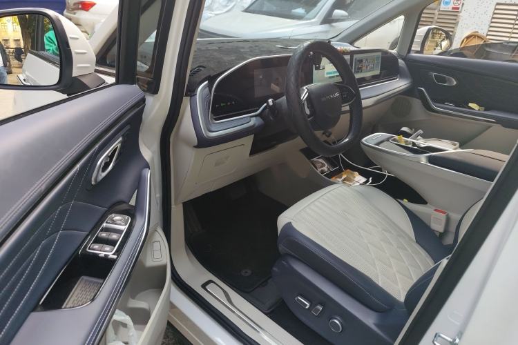 Used SAIC MAXUS G90 2024 2.0T Xingyun Seven-Seater Version