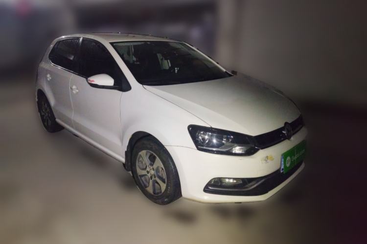 Used Volkswagen Polo 2014 1.4L Manual Fashion Edition Front Right 45 Deg