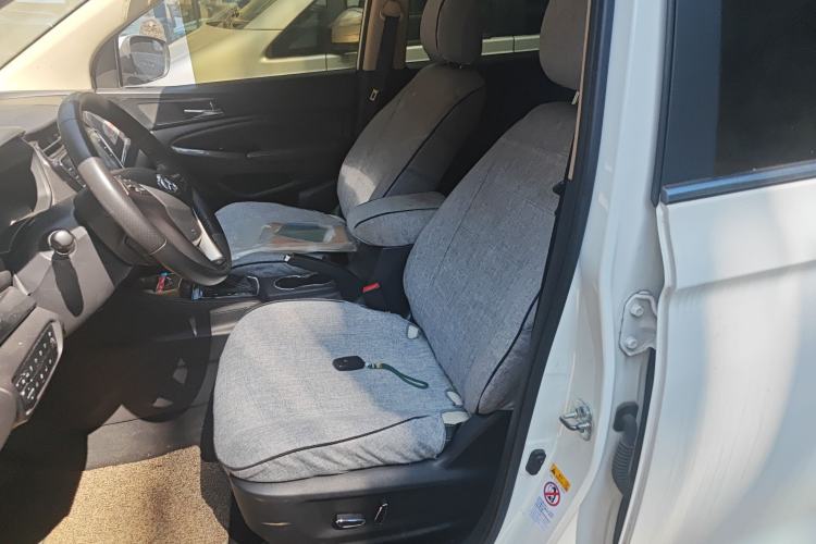 Used CHANGAN OSHAN A800 2017 1.5T Automatic ZhiZun Model
