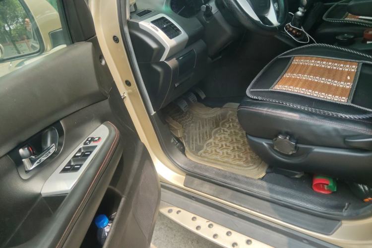 Used BYD S6 2014 1.5TI Manual Luxury 5-Seater
