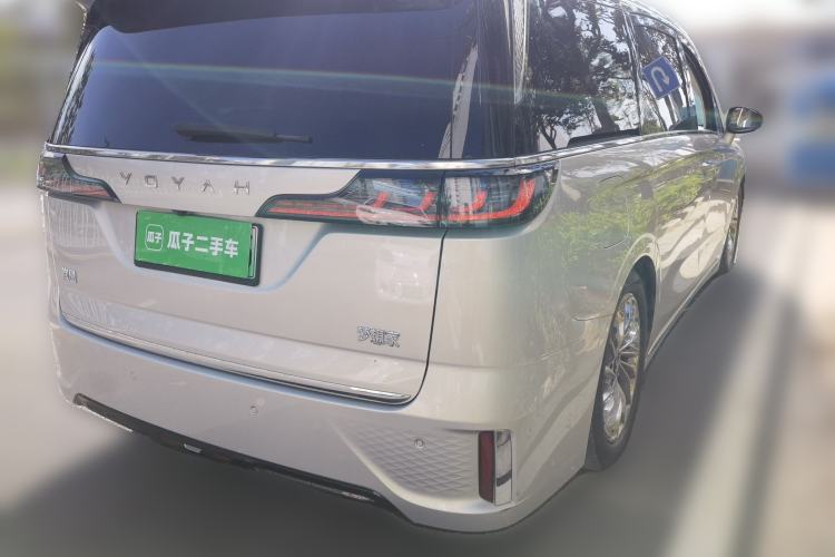 Used VOYAH Dream 2024 PHEV Ultra-Long Range Flagship Edition Rear Right 45 Deg