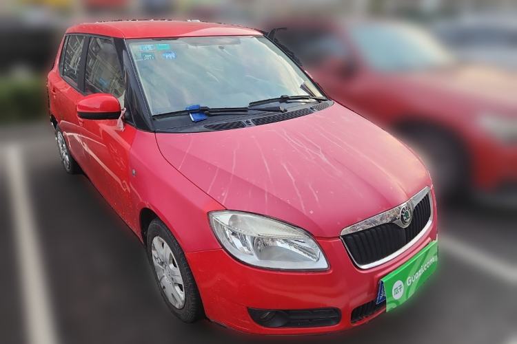 Used Skoda Fabia 2011 1.4L Manual Crystal Edition Front Right 45 Deg