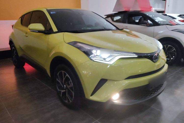 Used Toyota C-HR 2018 2.0L Luxury Sunroof Version China VI Standard Exterior 2