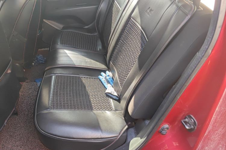 Used Nissan Livina 2010 Jingyue Edition 1.6L Manual All-Around Model Left Rear Seat