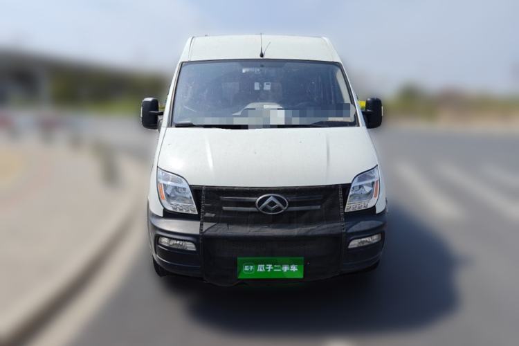 Used SAIC MAXUS Xintu V80 2019 2.5T Classic Model 6-Speed Manual Aotong Long Wheelbase Mid-Height 7-Seater