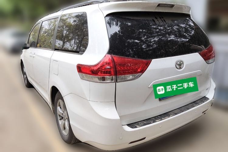 Used Toyota SIENNA 