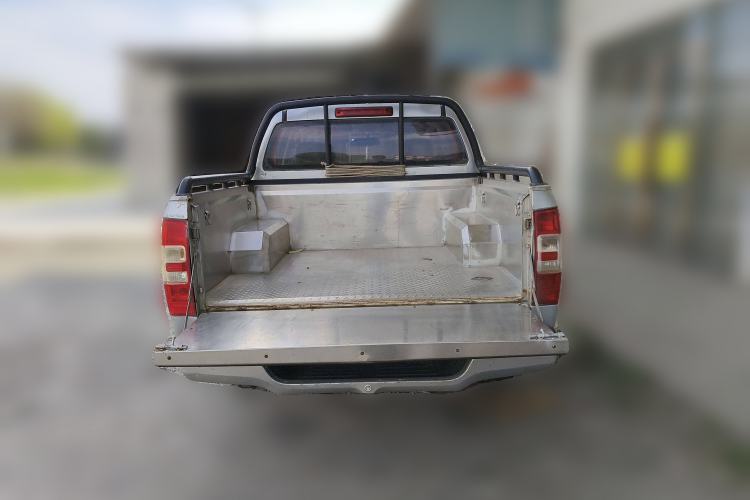 Used Isuzu JLM 2016 2.8T Two-Wheel Drive Luxury Version JE493ZLQ4CA
