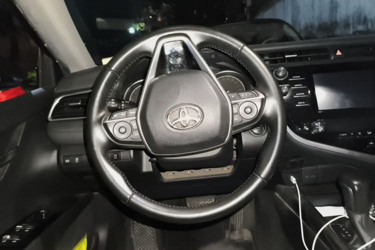 Used Toyota Camry 2018 2.0G Luxury Edition
